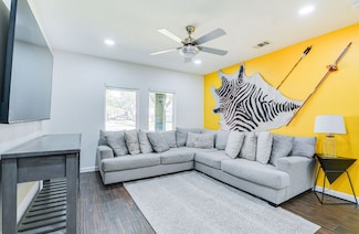 8614 Linkpass Ln, Houston, TX 77025