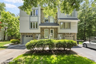 35 Lone Star Ln, Manalapan, NJ 07726