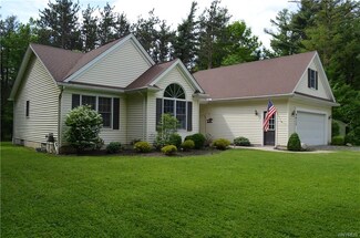 6612 Burke Rd, Lake View, NY 14085