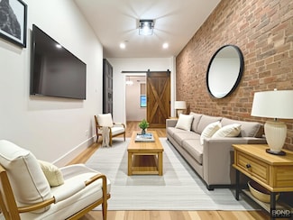298 Nassau Ave Unit 2L, Brooklyn, NY 11222