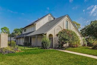 10602 Riverview Dr, Houston, TX 77042