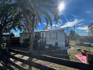 8544 Semmes St, Zephyrhills, FL 33540
