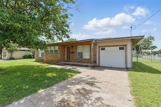 613 Crestview Dr, Granbury, TX 76048