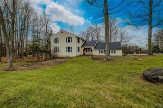 232 Windcrest Dr, Camillus, NY 13031