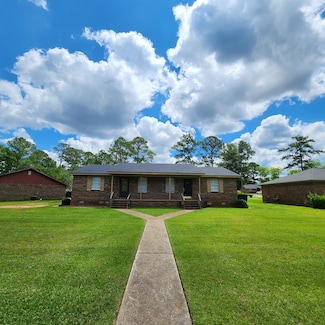 1010 Davidson Dr, Albany, GA 31707