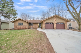 1041 28th St, Spirit Lake, IA 51360