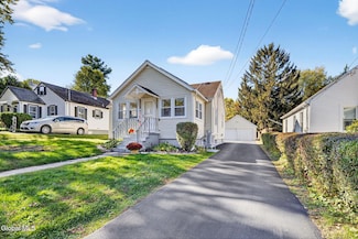 27 Sidney Ave, Waterford, NY 12188