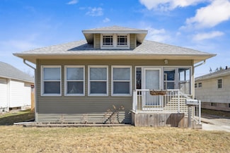 919 Baltimore St, Waterloo, IA 50702