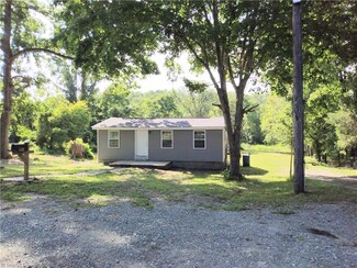 119 Pinewood Acres Dr, Greensboro, NC 27405