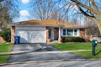 712 Stacie Ct, Naperville, IL 60563