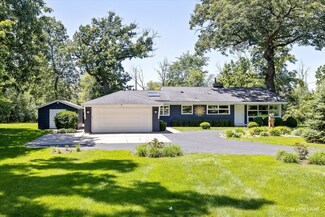390 N River Glen Ave, Elmhurst, IL 60126