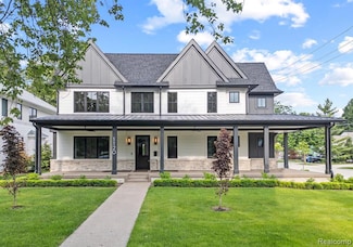 1120 Lyonhurst St, Birmingham, MI 48009
