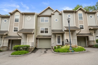 19 Hawthorne Dr Unit 124, New London, CT 06320