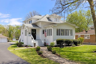 443 S Summit Ave, Villa Park, IL 60181