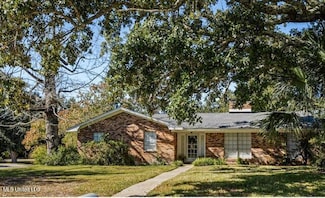 729 Canterbury Dr, Biloxi, MS 39532
