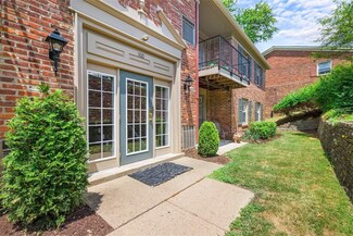 1100 Chatham Park Dr Unit G, Pittsburgh, PA 15216