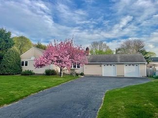 330 Scudder Ave, Northport, NY 11768