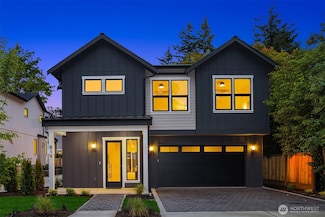 819 18th Ave W, Kirkland, WA 98033