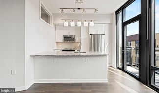 8300 Wisconsin Ave Unit 2B-220, Bethesda, MD 20814