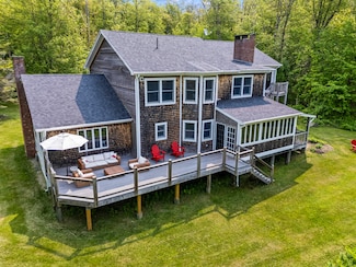 48 Pond Rd, Chebeague Island, ME 04017