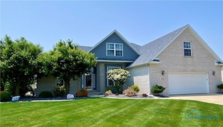 1609 Grand Bay Dr, Oregon, OH 43616