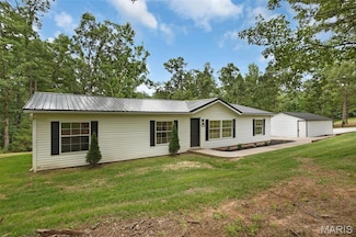 222 Timberland Dr, Warrenton, MO 63383