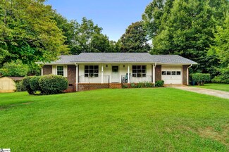 104 Mitchell St, Laurens, SC 29360