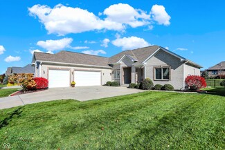 1821 Angel View Dr, Greenwood, IN 46143