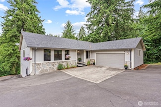 1027 Fishpond Rd, Kelso, WA 98626