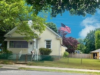 36 Navesink Ave, Atlantic Highlands, NJ 07716