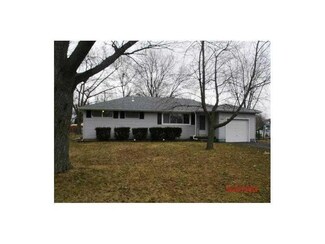2704 N Cowing Park Ln, Muncie, IN 47303