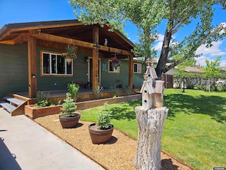 1108 Rangeview Ave, Saratoga, WY 82331