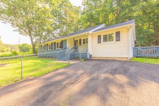 1806 Dallas Lake Rd, Soddy Daisy, TN 37379