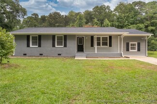 1616 Dolphin St, Spring Lake, NC 28390