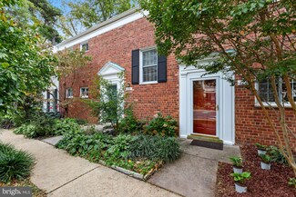 1222 Martha Custis Dr, Alexandria, VA 22302