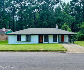 2445 Oak Grove Ln, Jackson, MS 39212