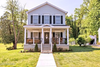21 Bacon Ln, Albany, NY 12211