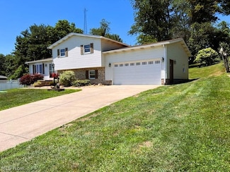 229 Lacy Dr, Steubenville, OH 43952
