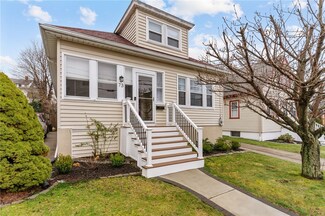73 Gray St, Providence, RI 02909