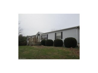 8900 Edgemoor Rd, New Concord, OH 43762