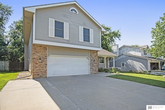 806 S Fillmore St, Papillion, NE 68046