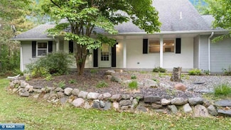 318 Viking Dr, Hoyt Lakes, MN 55750
