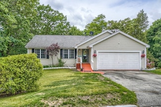 37 Fauvel Dr, Lowell, MA 01850