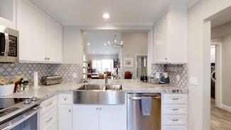 208 Desert Falls Dr E, Palm Desert, CA 92211