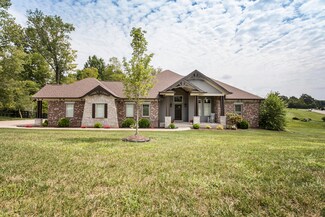 4000 Ballard Woods Dr, Smithfield, KY 40068