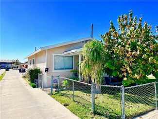 4922 Santa Ana St, Cudahy, CA 90201