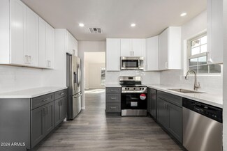 7526 W Sweetwater Ave, Peoria, AZ 85381