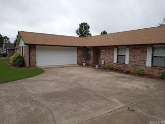 2804 Jerry Lee Dr, Mena, AR 71953