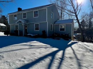2 Sweetbriar Ln, Rochester, NH 03867