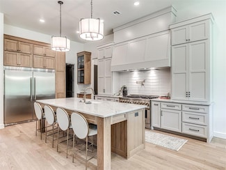 396 Old Creek Rd, Edmond, OK 73034